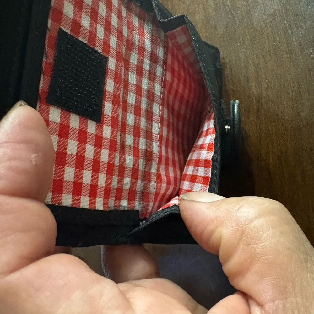 I Love Lucy Floral Wallet - Picture 6 of 7